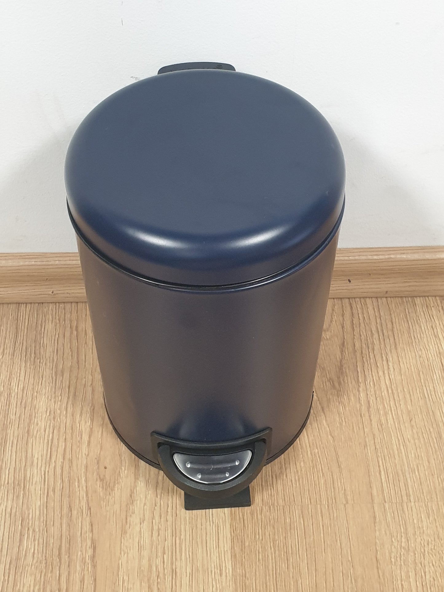 252872 - WENKO Kosh me pedale Leman, 3 L, 17 x 25 x 22.5 cm, çelik i lyer, Blu e errët mat