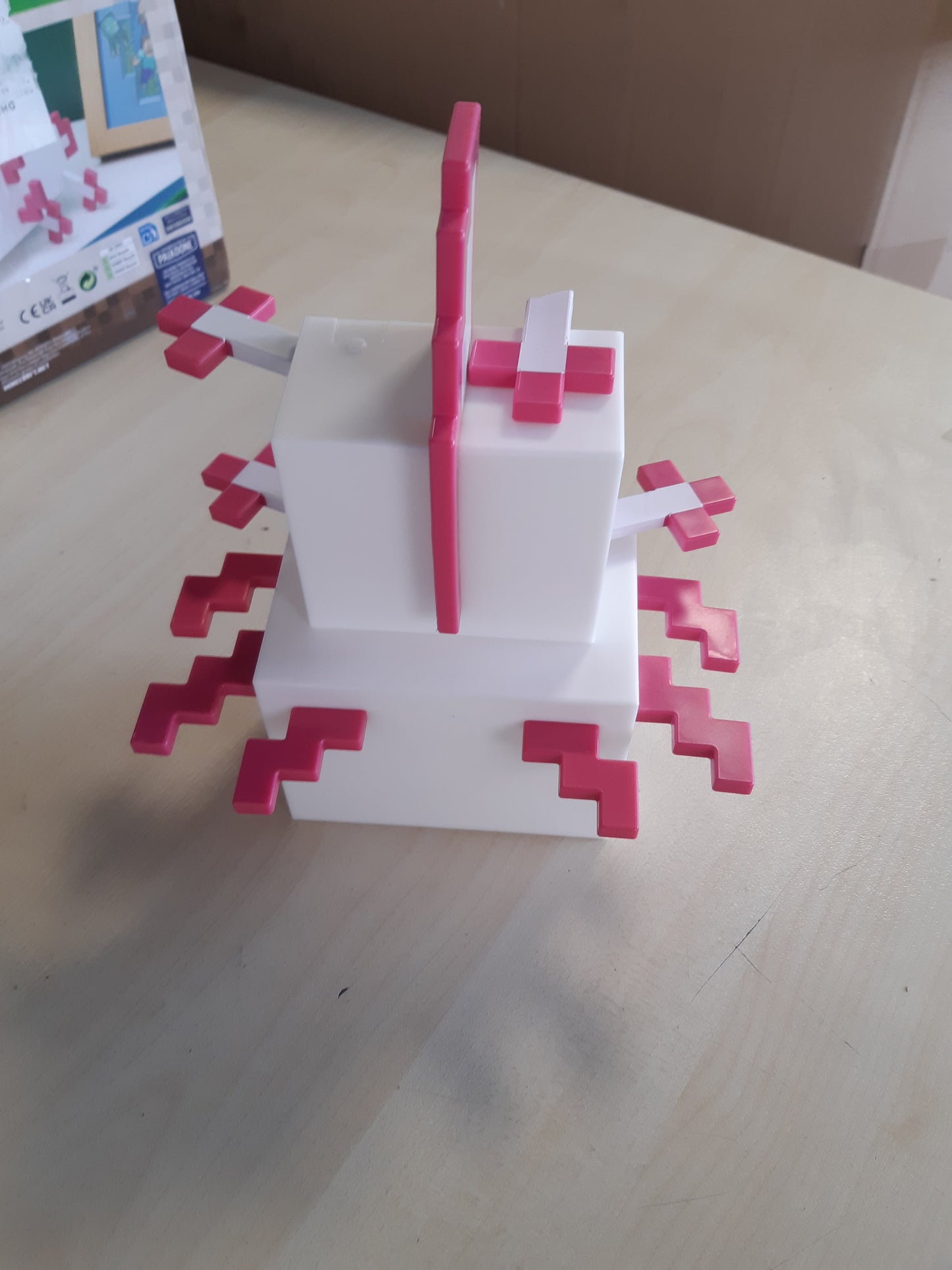 222989 - MINECRAFT Llambë Axolotl - Zyrtarisht e Licencuar, Pesë Modalitete Ngjyrash, për Tavolinë Lojërash