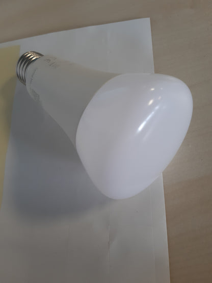 261222 - PHILIPS Hue White E27, pako e vetme, 1600lm, dritë e bardhë e ngrohtë, e errësueshme, kontrollueshme me aplikacionin, e pajtueshme me Amazon Alexa