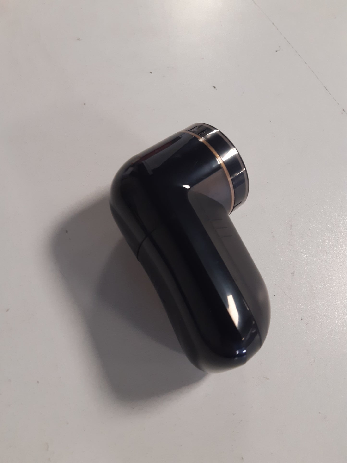 223829 - PHILIPS Heqës pushi GC026/80 - 8800 RPM, Teh i madh, 3 madhësi rrjete, i sigurt për të gjitha pëlhurat, Enë që pastrohet lehtë, Funksionon me 2 bateri AA, Dizajn kompakt