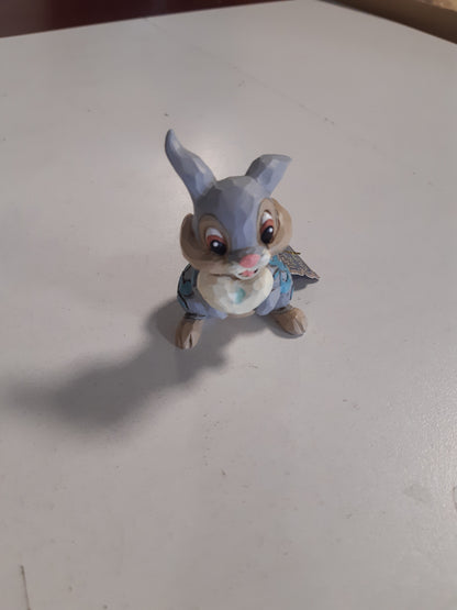 214430 - DISNEY TRADITIONS Figurinë Bambi Thumper e Disney Traditions, e projektuar nga Jim Shore