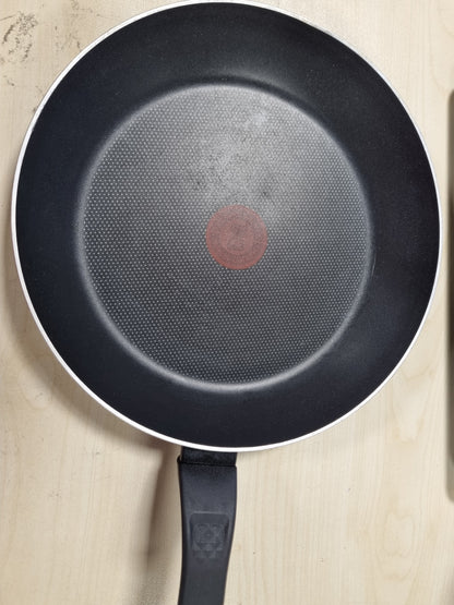 215036 - TEFAL Tigan Easy Cook & Clean 28 cm, shtresë jo ngjitëse, NUK është i përshtatshëm për soba me induksion