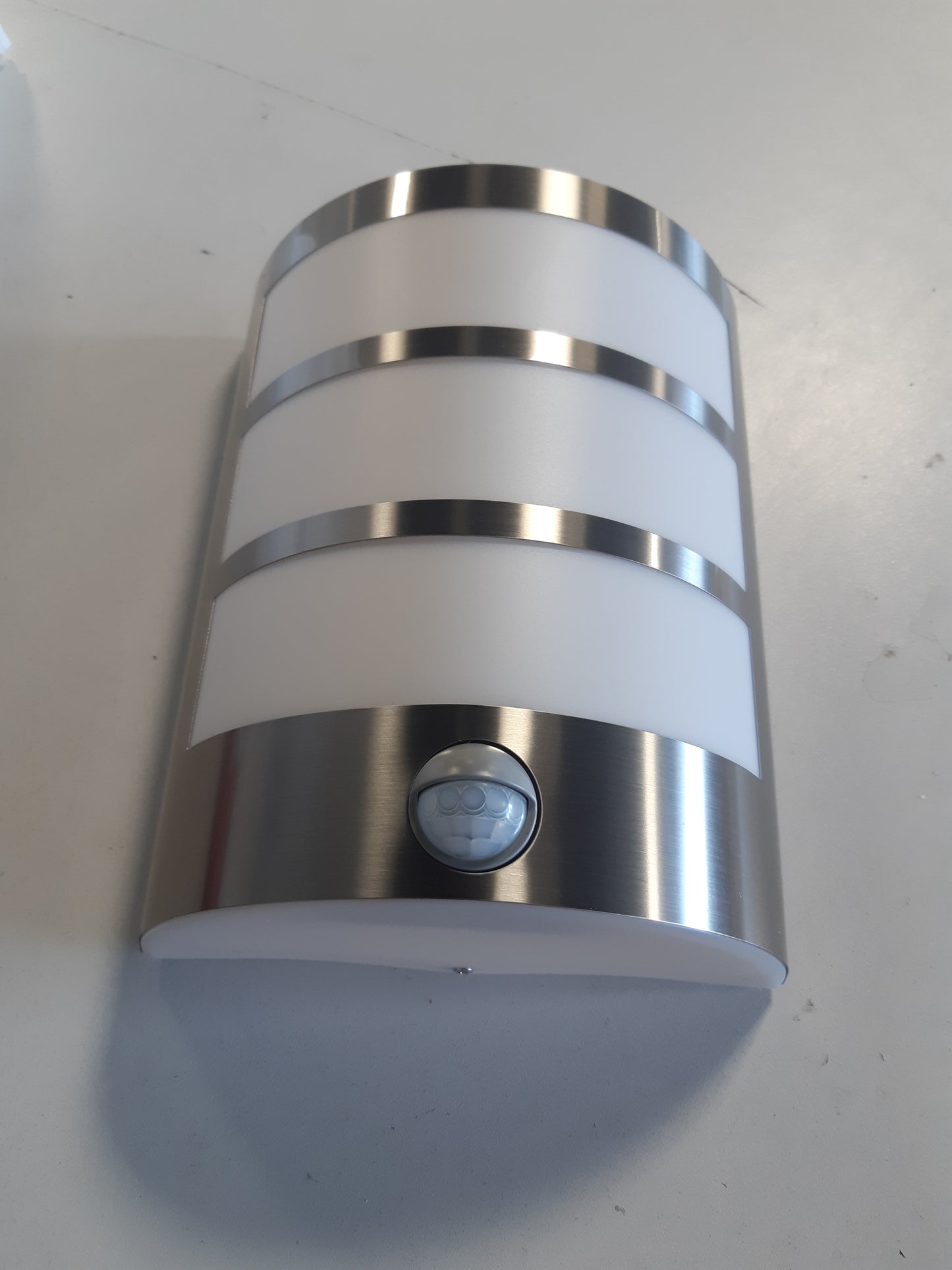 213317 - PHILIPS Dritë muri LED për jashtë, me sensor lëvizjeje, 6 W, çelik inox