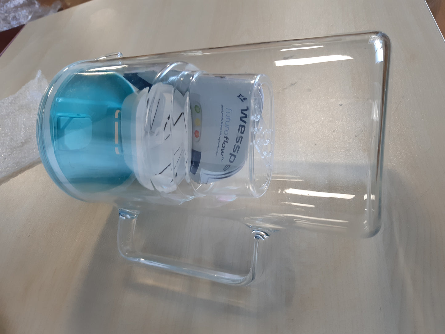 213624 - WESSPER Kana e Ujit me Filtër Uji me Ekran LED, 3L, me Filtër Karboni Aktiv, PA BPA - Mente