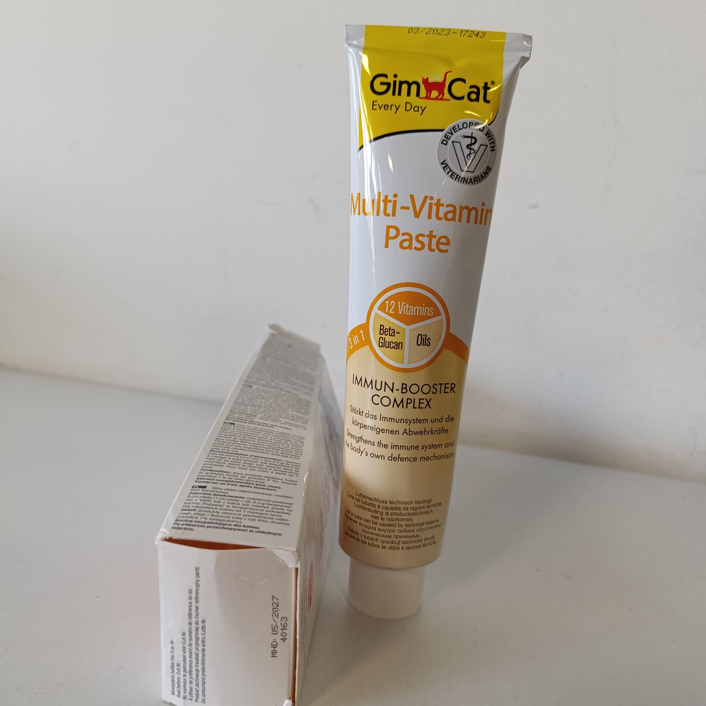 211269 - GIMCAT Pasta Multivitamine Extra - Ushqim Shtesë për Mace me Vaj Peshku për Sistemin Imunitar dhe Metabolizëm Qelizor, 1 Tub, 200g
