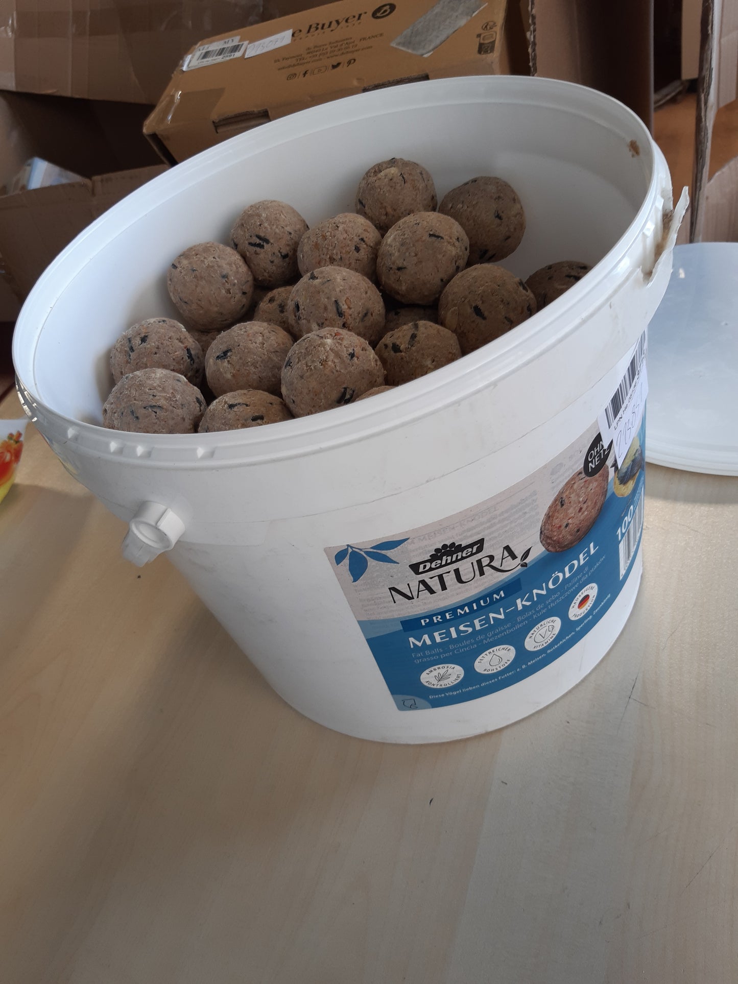 213851 - DEHNER NATURA Ushqim për zogj, Toptha dhjami pa rrjetë, 100 copë, 9 kg