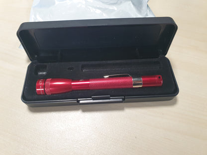 218228 - MAGLITE Fener Unisex P32032, i kuq, një madhësi