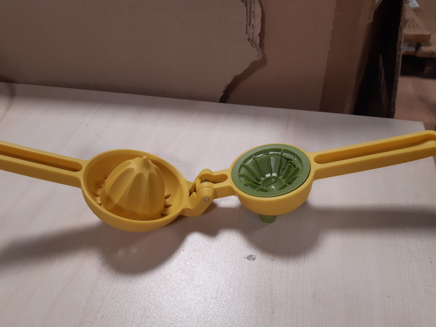 262107 - JOSEPH JOSEPH JuiceMax Shtrydhëse agrumesh | Veprim të dyfishtë | Shtrydhëse limoni, lime dhe portokalli | E verdhë
