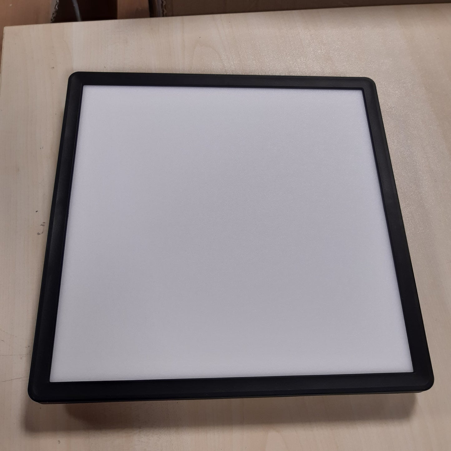 251850 - BRILONER Llambë tavani LED, 29.3 x 29.3 x 2.8 cm, dritë indirekte, ngjyrë drite e bardhë neutrale, e zezë
