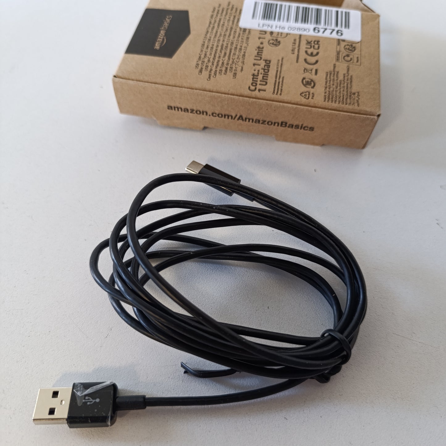 267426 - AMAZON BASICS Kabllo karikimi të shpejtë USB-C në USB-A 2.0, shpejtësi 480 Mbps, 1.8 m, i zi