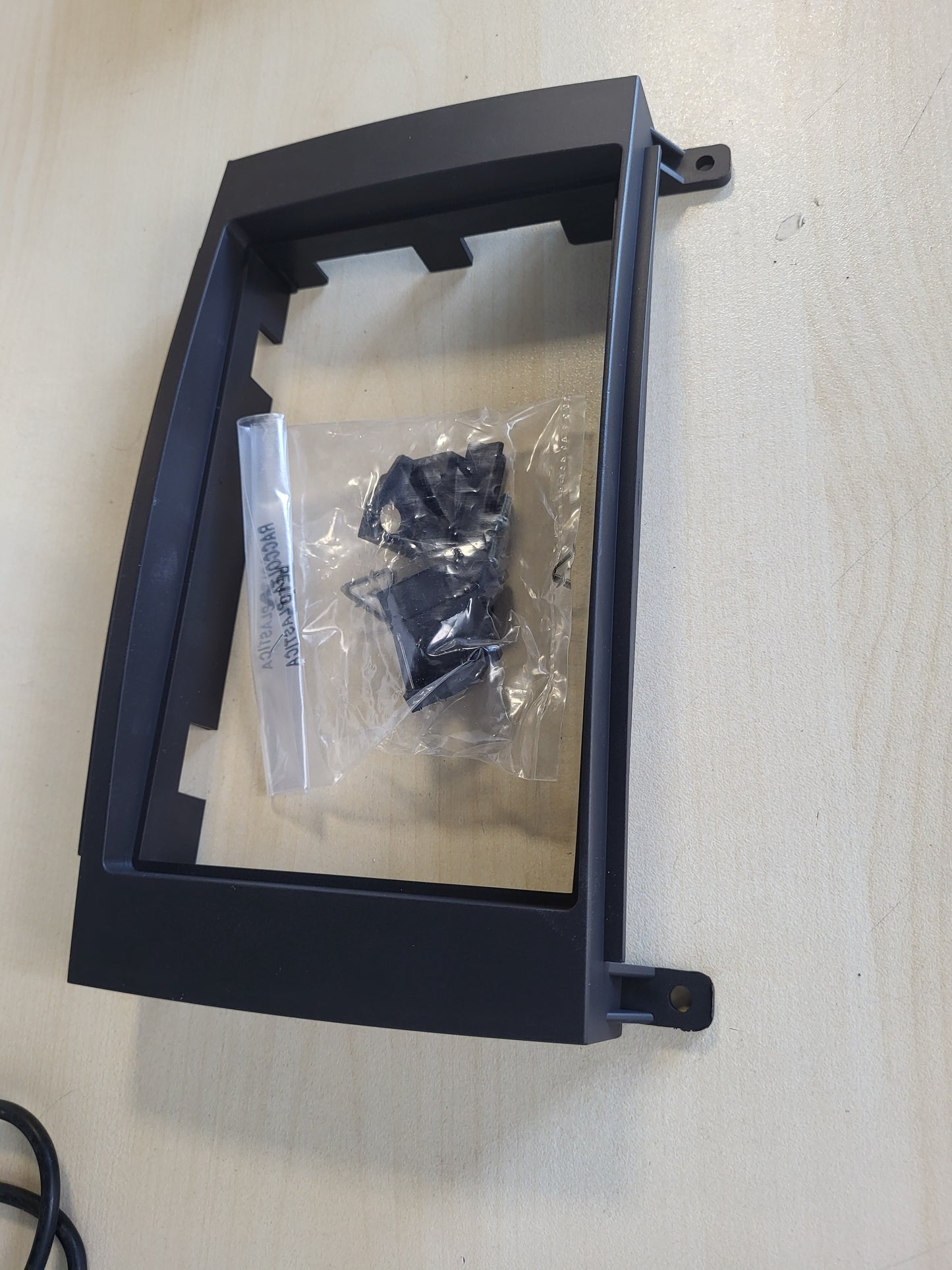 268327 - TOMZZ AUDIO 2434-029 Set Radiosh me Dy Fasada, i pajtueshëm me Mercedes A W169 B W245 Sprinter W906 Vito Viano W639 VW Crafter, i zi, komplet instalimi