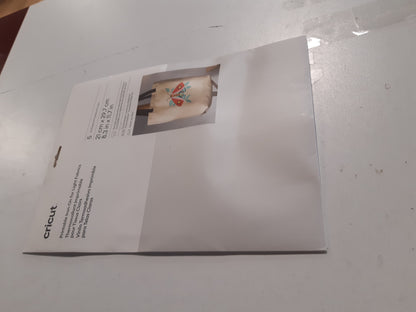224924 - CRICUT Letër Transferimi me Hekur, 5 Fletë, Madhësia A4, Rezistent ndaj Ujit, Kompatibël me Printera me Bojë