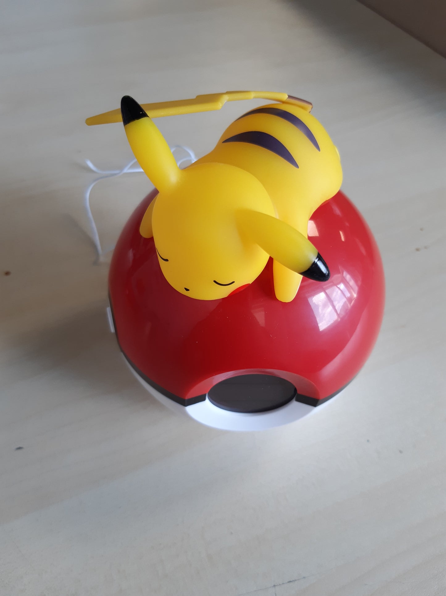 255491 - TEKNOFUN Radio me Alarm me Ndriçim Pokemon, Licencë Zyrtare, Pikachu në Top Poké