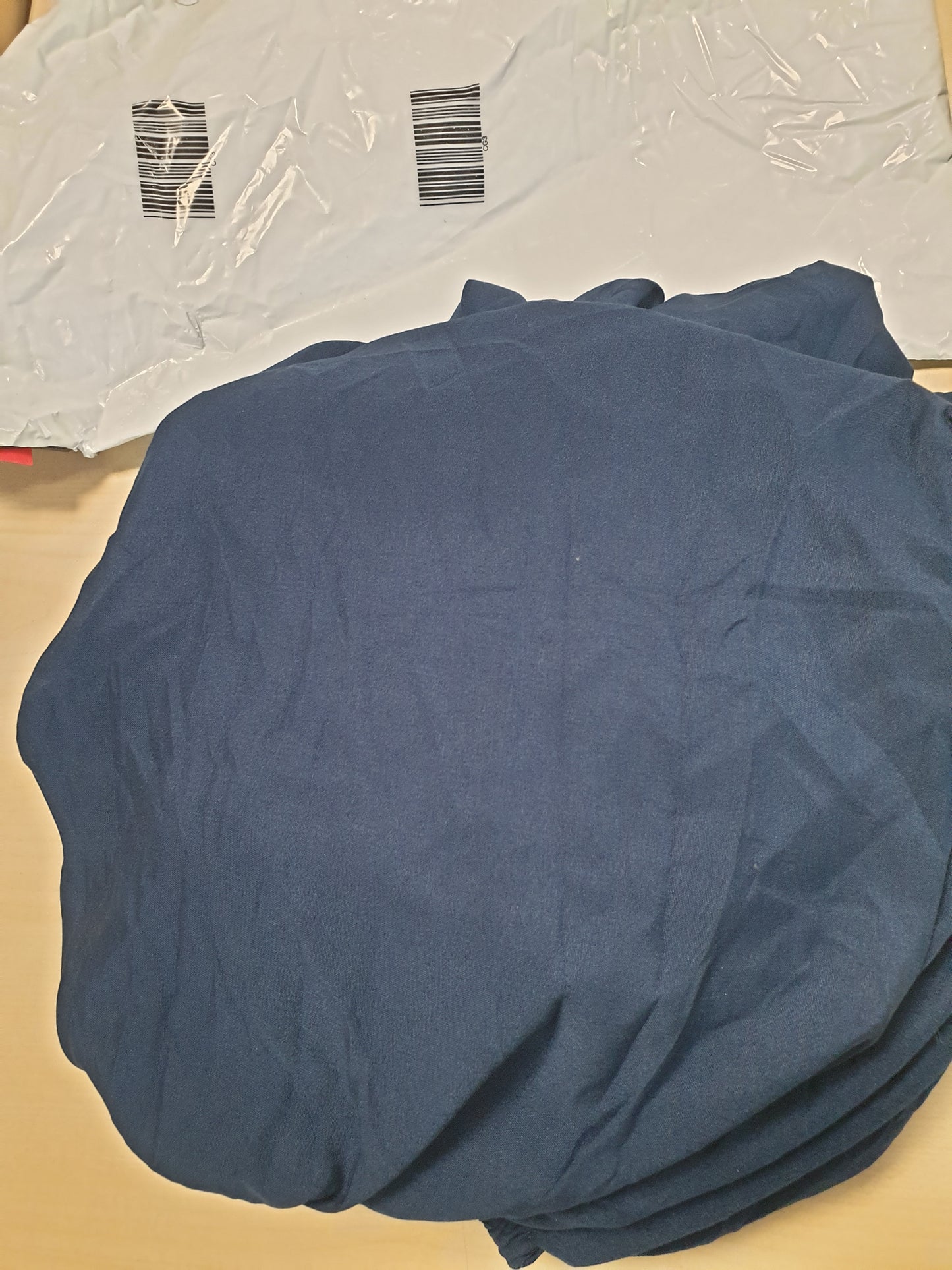216288 - AMAZON BASICS Çarçaf i montuar me mikrofibër, lartësia e dyshekut deri në 30 cm, 90 x 190 cm