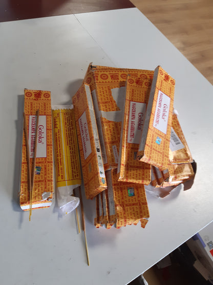 197245 - GOLOKA Temejan Stikët Nagchampa Agarbathi, 24 Kuti në Set
