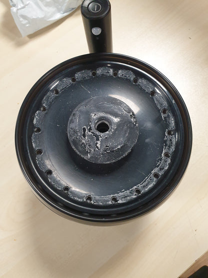 260473 - PHILIPS Shatërvan për Pije - Kapacitet 2.2L, Filtrim me shumë shtresa, Sensor lëvizjeje, Pompë e heshtur, Enë që nuk derdhet, Rezistent ndaj gërvishtjeve, Pastrim i lehtë, Bazë e qëndrueshme (PAW3210/02)