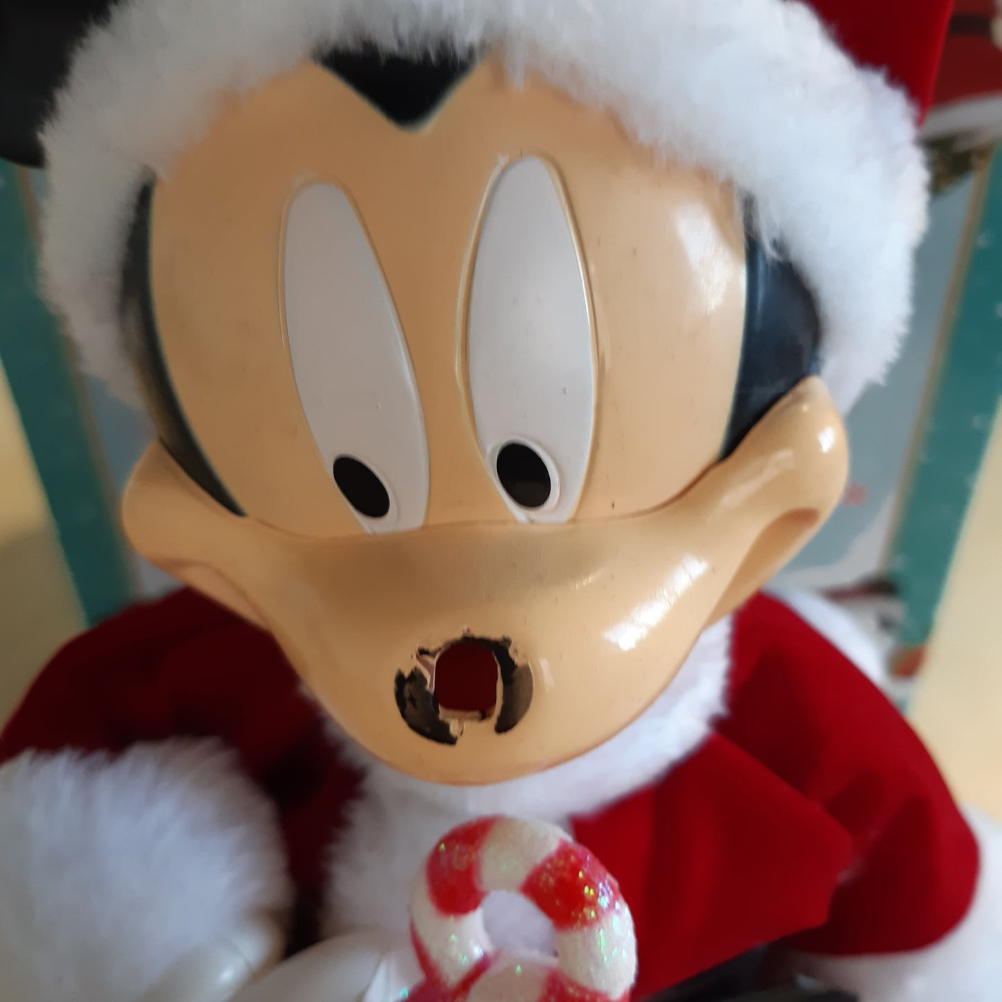 217229 - KURT ADLER - Mbulesë tavoline me krahë të palosshëm Mickey Mouse, 25 cm e kuqe