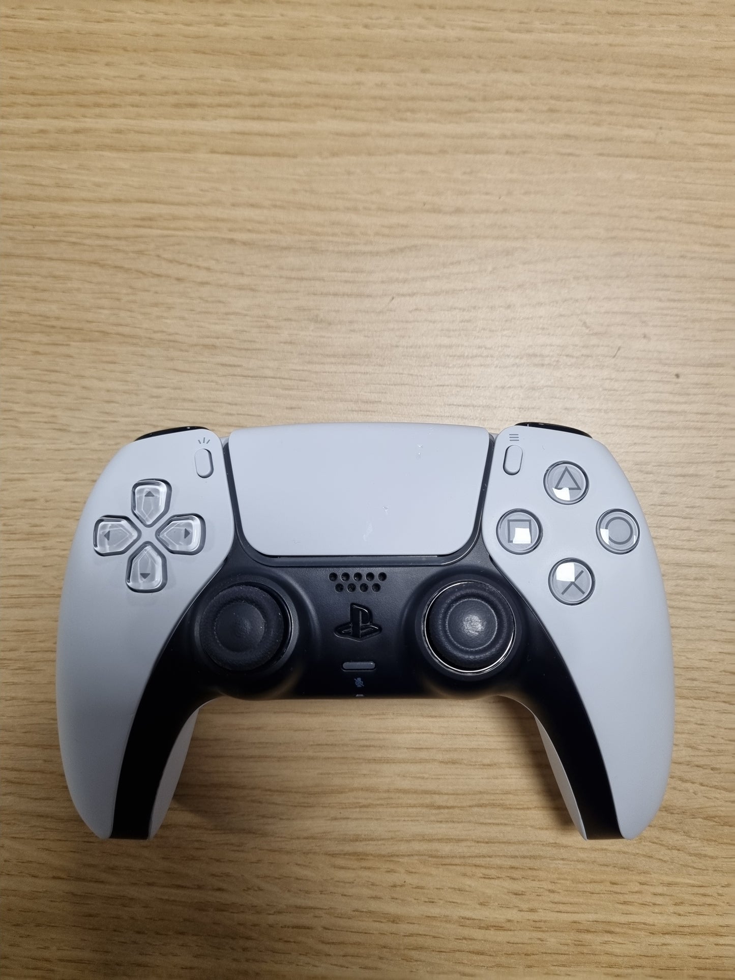 103852 - SONY PlayStation®5 - Kontrollues pa Tel DualSense™ në Ngjyrë të Bardhë