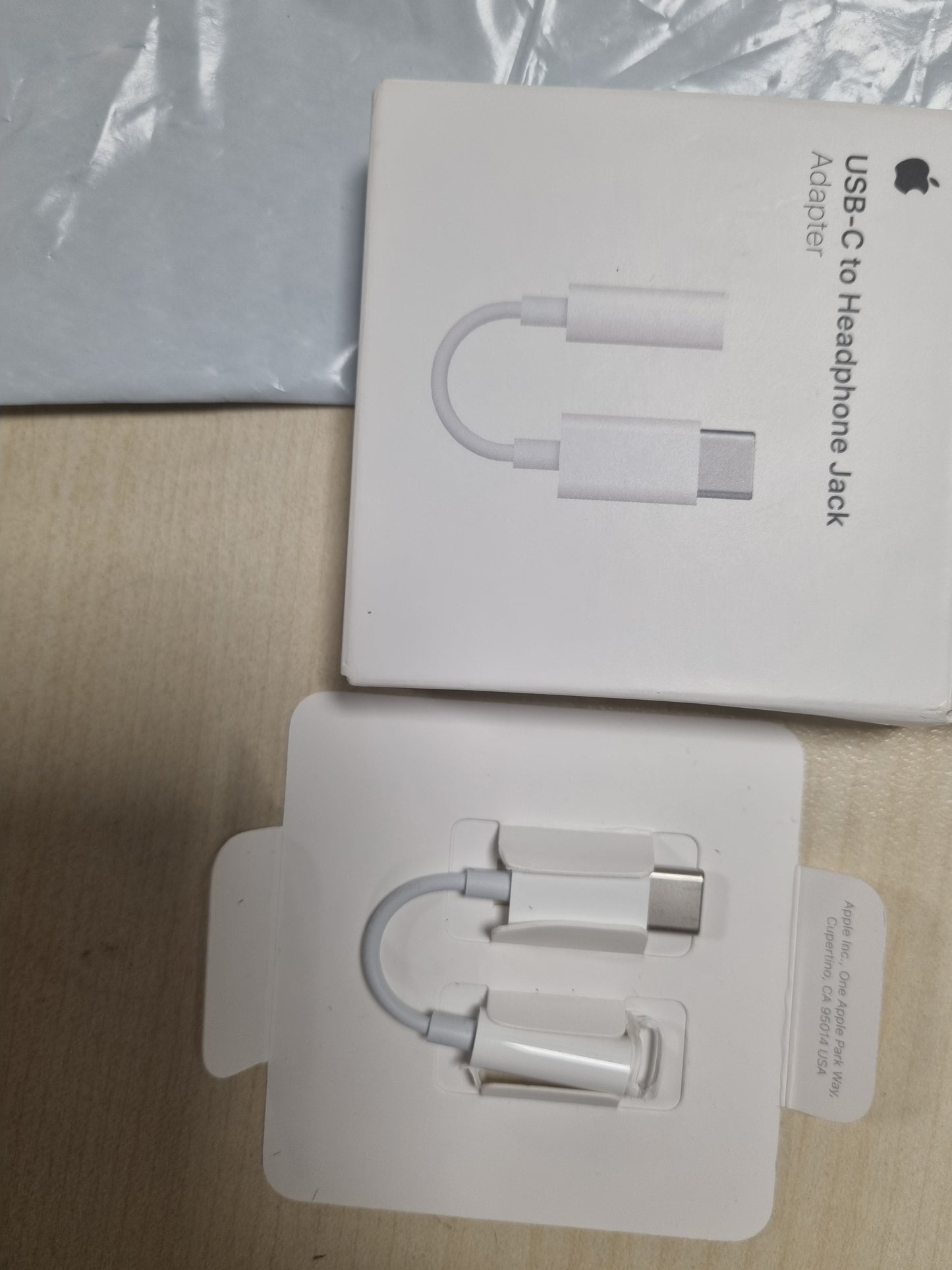 267267 - APPLE Adaptor USB-C në kufje 3.5 mm