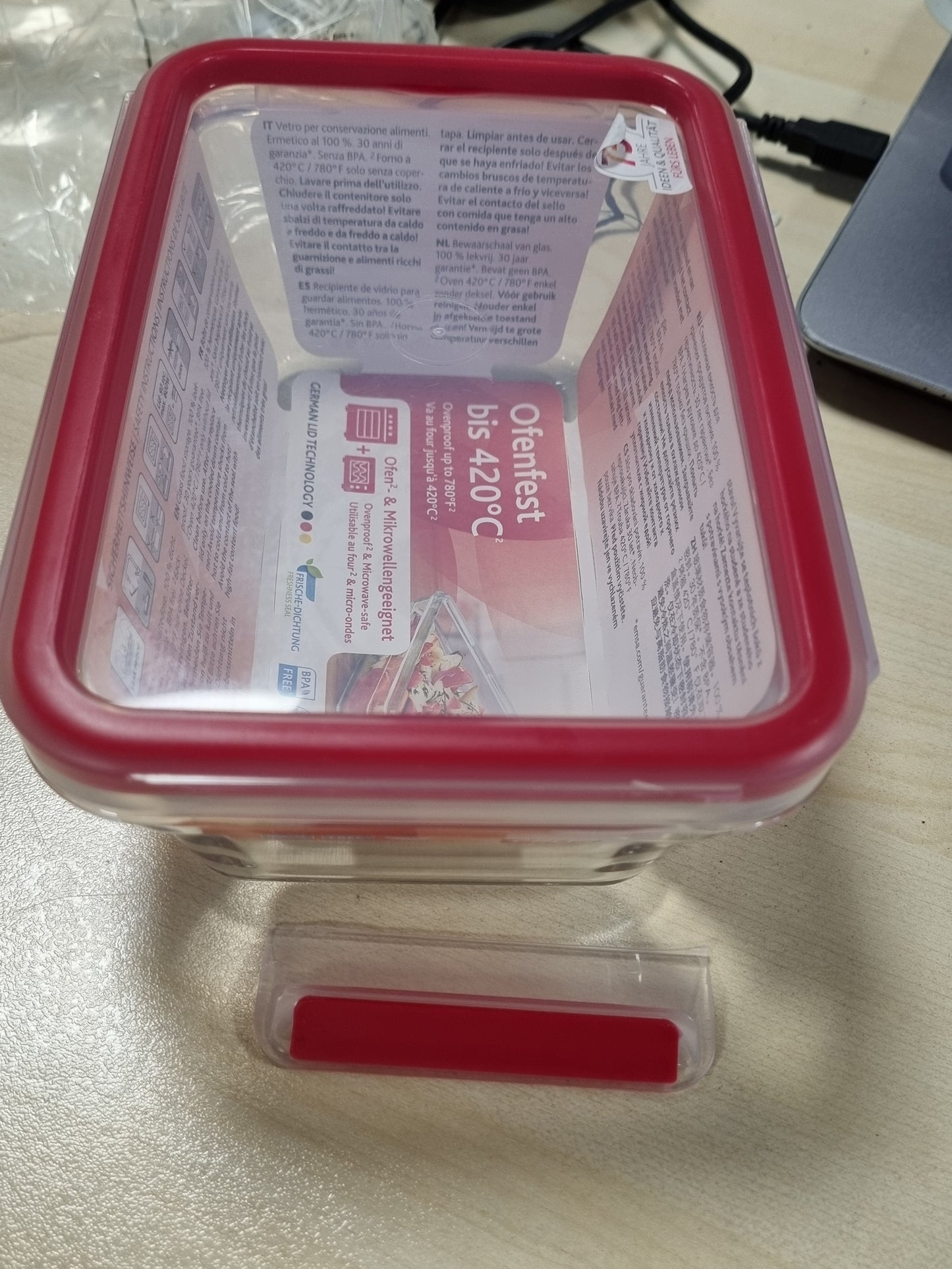 215683 - EMSA Enë qelqi për ruajtjen e ushqimit, drejtkëndëshe, 0.85 L, 100% e papërshkueshme nga rrjedhjet, e sigurt për lavastovilje, frigorifer, furrë dhe mikrovalë, e kuqe, transparente