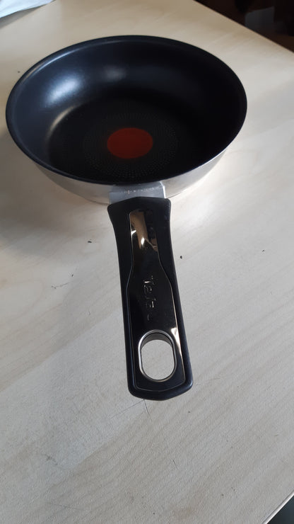 184574 - TIGAN TEFAL Emotion, me veshje jo-ngjitëse, diametri 20cm, dizajn elegant, kompatibil me induksion dhe tregues gatimi,