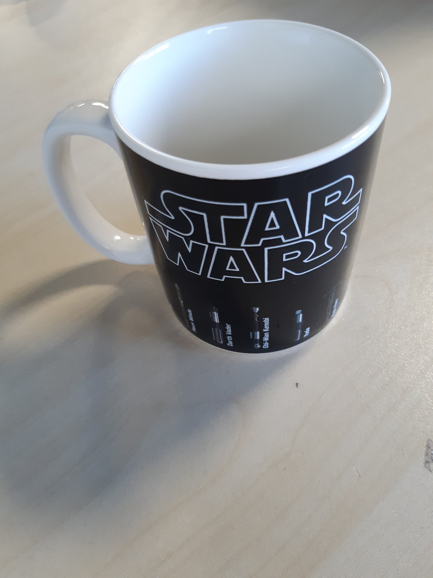 215298 - PALADONE Gotë Star Wars me Shpatë Drite që Ndryshon Ngjyrën, 290ml