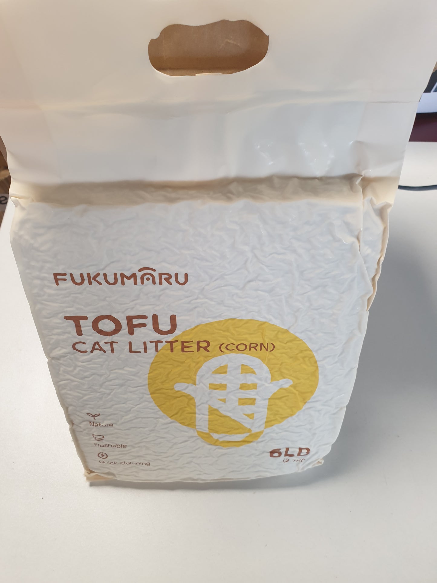 256452 - FUKUMARU Granula për mbeturina mace me tofu natyrale, pa aromë, 24L, pa pluhur, që grumbullohet shpejt, e lehtë, me gjurmë të ulëta, kontrollon erën