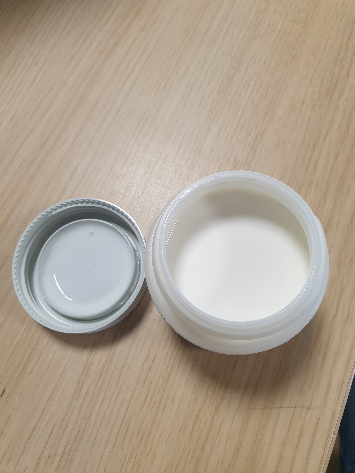 225185 - KREUL 49951 Enë për Transferimin e Fotove, 150 ml, thahet me shkëlqim të butë, për transferimin e printimeve dhe prerjeve