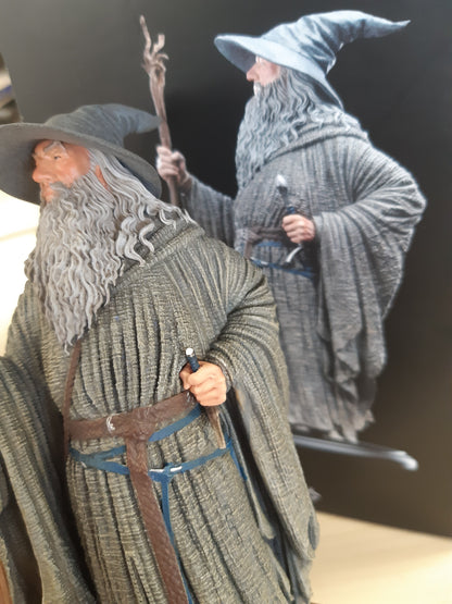 208037 - WETA WORKSHOP Mini Statuja e Zotit të Unazave, Gandalf i Hiri, 19 cm