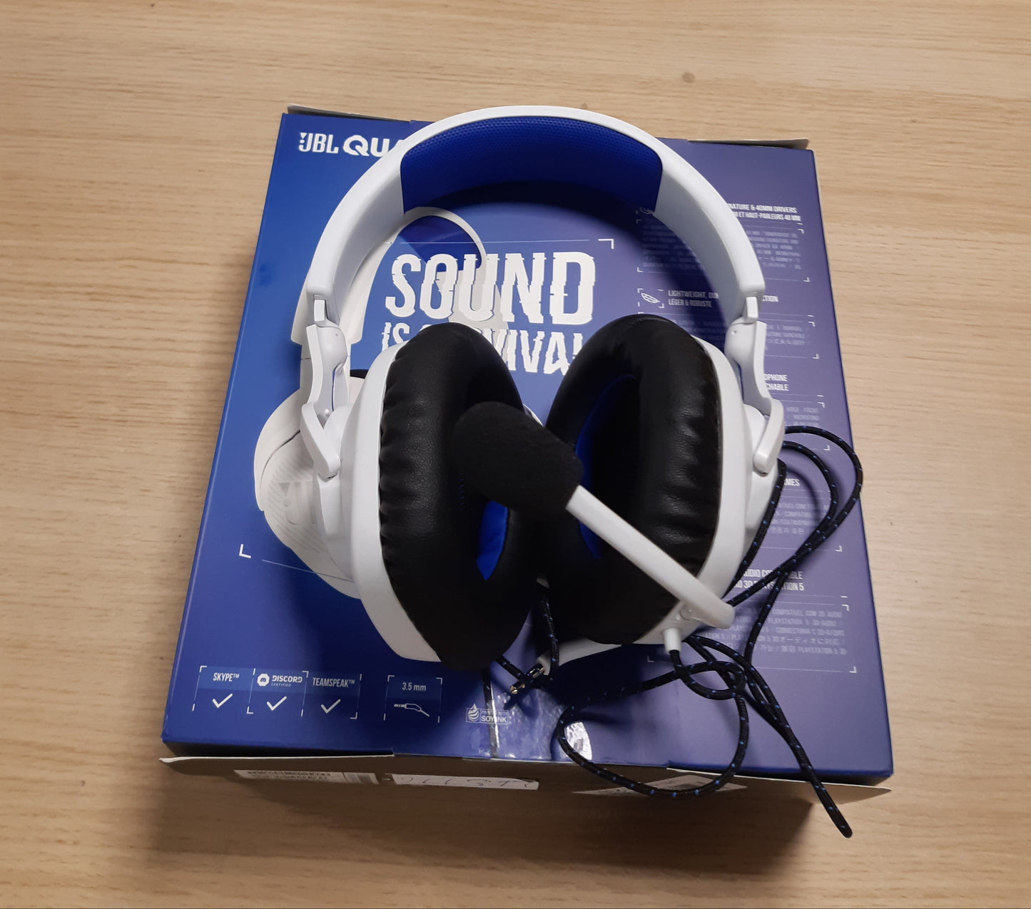 266373 - JBL QUANTUM 100P – KUFJE PËR LOJËRA ME TEL, MIKROFON TË LËVIZSHËM, PËR PLAYSTATION, E BARDHË DHE BLU