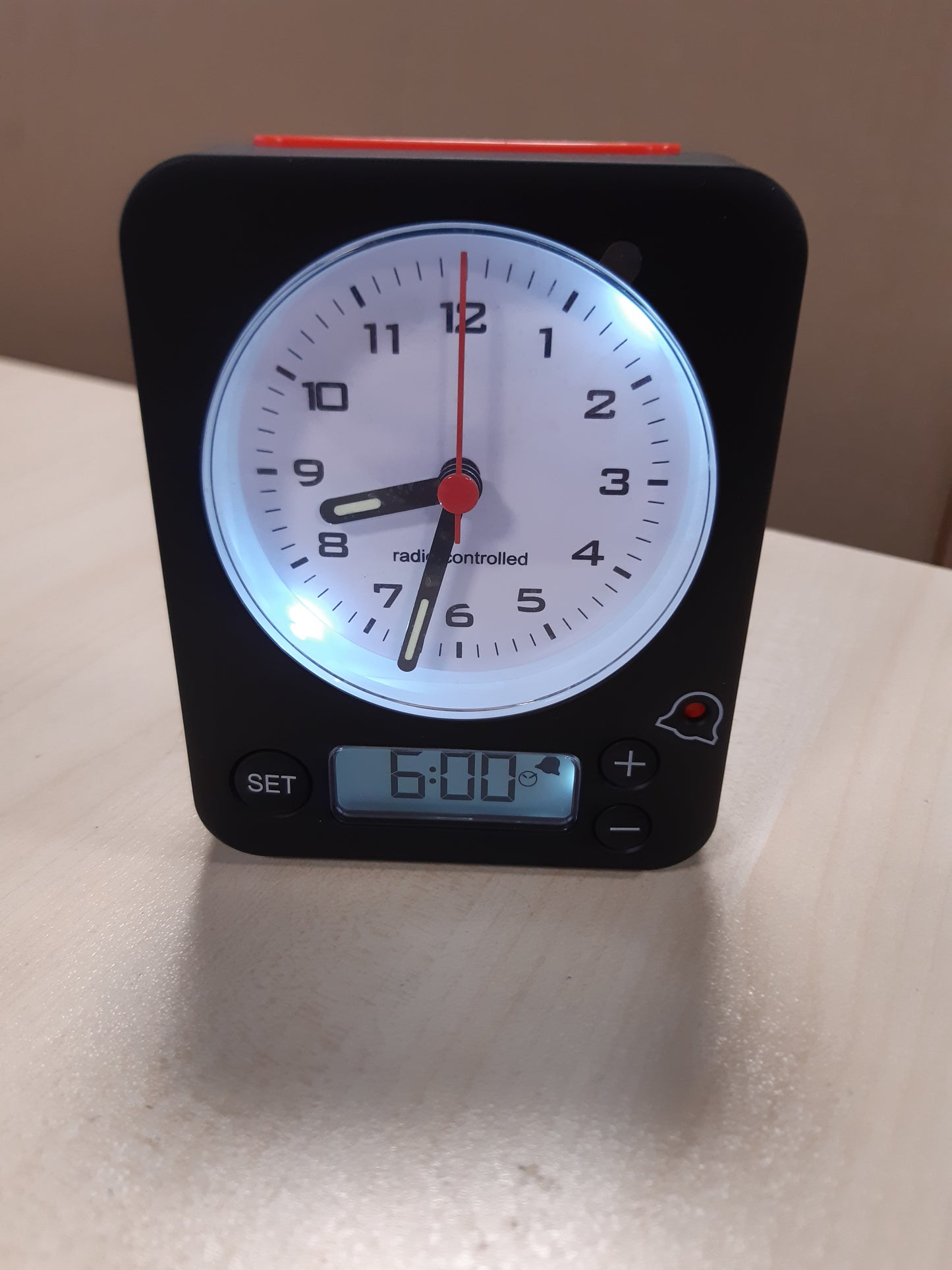 251063 - TFA DOSTMANN Orë alarmi me radio Combo 60.1511.01.05, Orë analoge dhe dixhitale, Funksionim i lehtë, E qetë, Ndriçim i gjithanshëm, Funksionon me bateri, E zezë