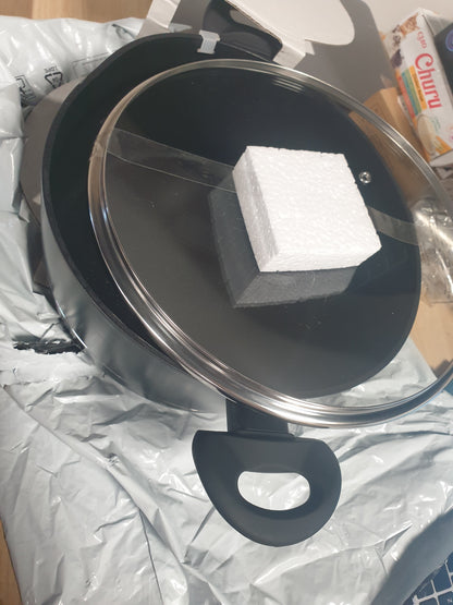 221579 - FLORINA Tenxhere alumini 5.1L, 26 cm, me kapak qelqi, gotë matëse, shtresë anti-gërvishtje, bazë induksioni, e përshtatshme për soba me induksion, gaz dhe elektrike, e zezë