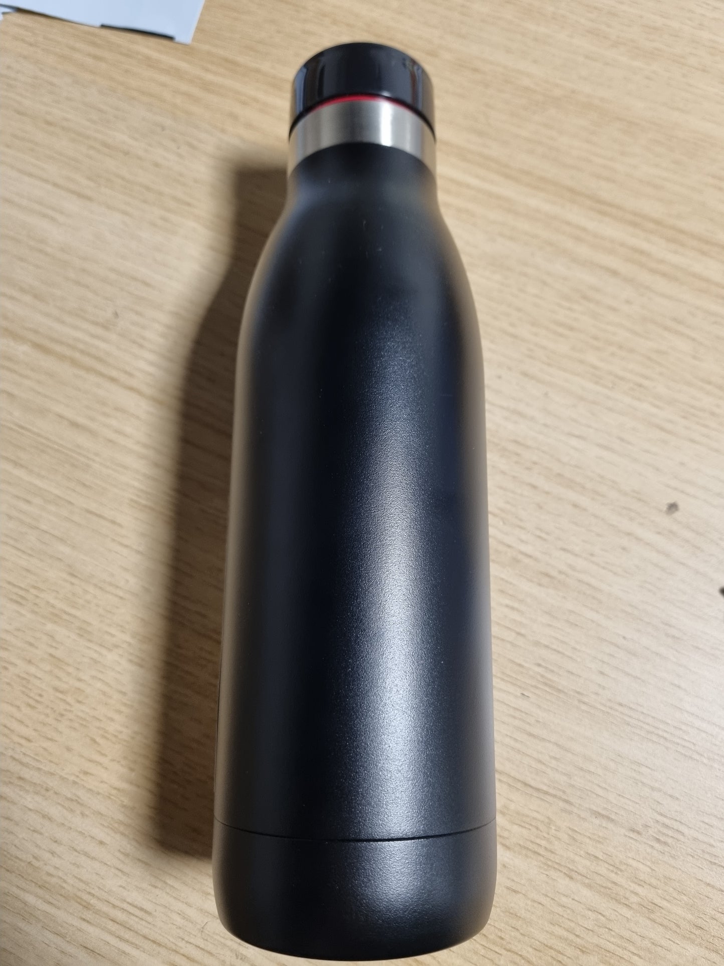 141707 - Tefal BLUDROP – Shishe uji e ripërdorshme prej çeliku inox, për pije të ftohta dhe të ngrohta, e përshtatshme për lavastovilje, pa rrjedhje, kapacitet 0.5 L, ngjyrë e zezë.