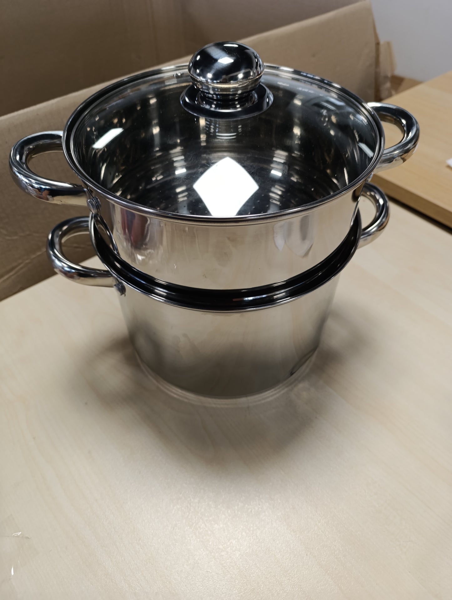 250590 - KAMBERG Kuskus 3-në-1 Tenxhere / Avullore / Tavë, diametër 22cm, kapacitet 6 litra, çelik inox me cilësi të lartë, kapak qelqi, i përshtatshëm për të gjitha sobat, përfshirë induksionin, 0008070