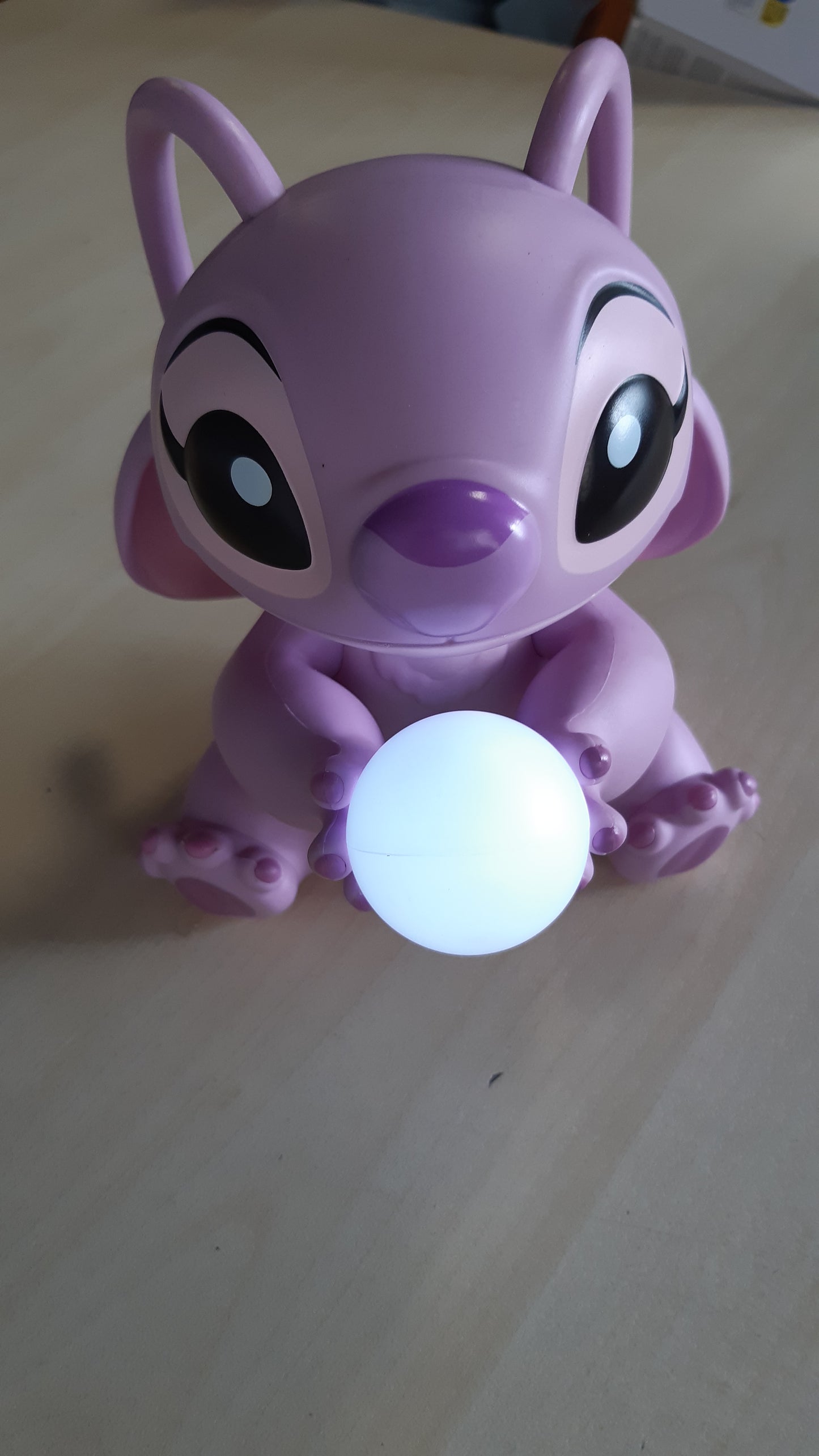184668 - PALADONE - Llambë Lilo & Stitch me Licencë Zyrtare nga Disney, Dhuratë Koleksionuese, Dekor për Tavolinën e Komodinës apo Dhomën e Gjumit, Ngjyra Rozë