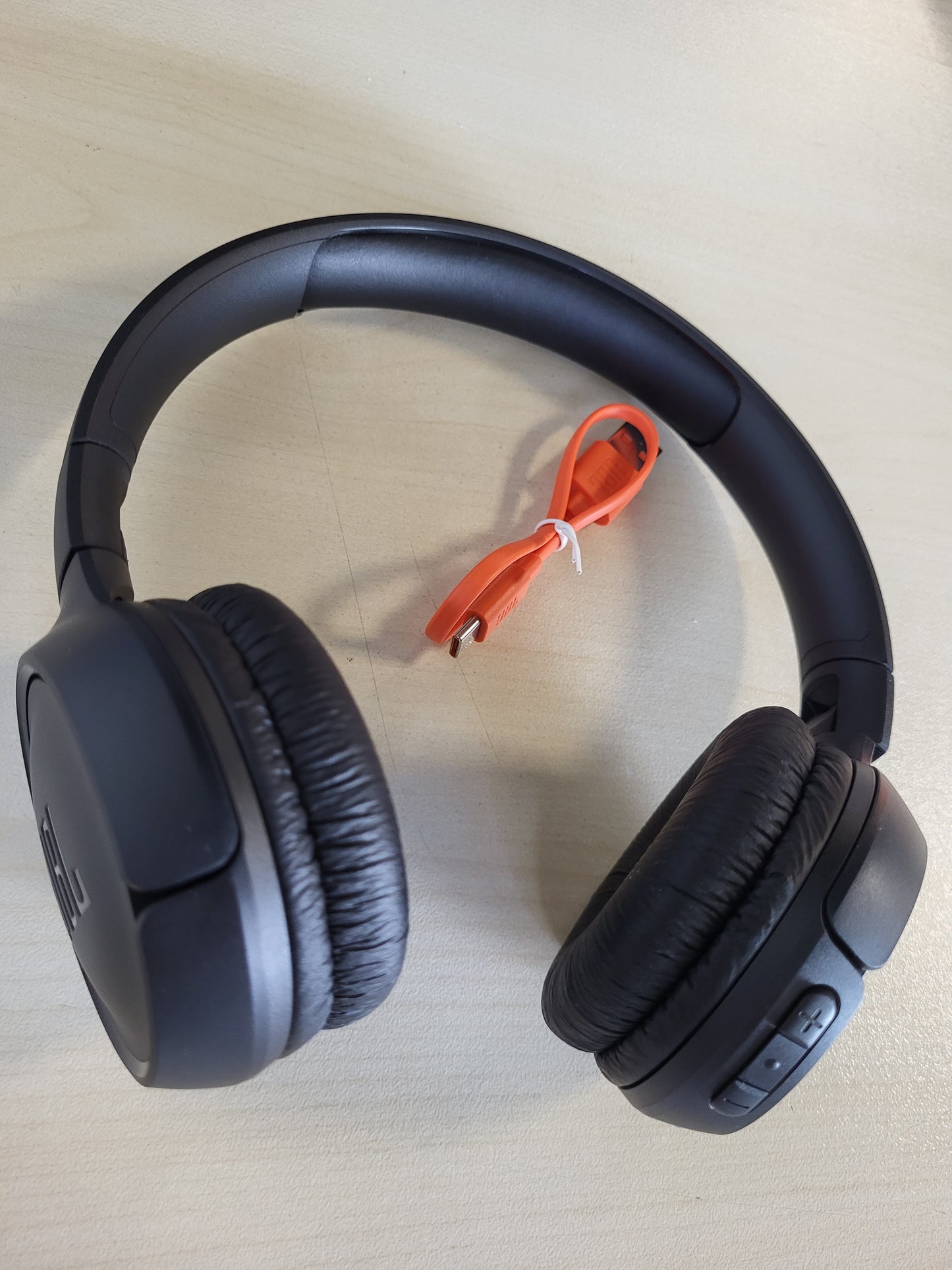 268074 - JBL TUNE 510 BT – Kufje Bluetooth On-Ear – Të zeza – Kufje të palosshme – Jetëgjatësi e baterisë deri në 40 orë