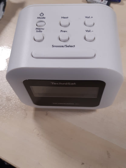 266397 - TECHNISAT TECHNIRADIO 40 - Orë alarmi me radio DAB+ (DAB, FM, orë alarmi me dy orare alarmi të rregullueshme, kohëmatës gjumi, funksion shtyrjeje, ekran LCD i errësueshëm, funksion karikimi USB) e bardhë