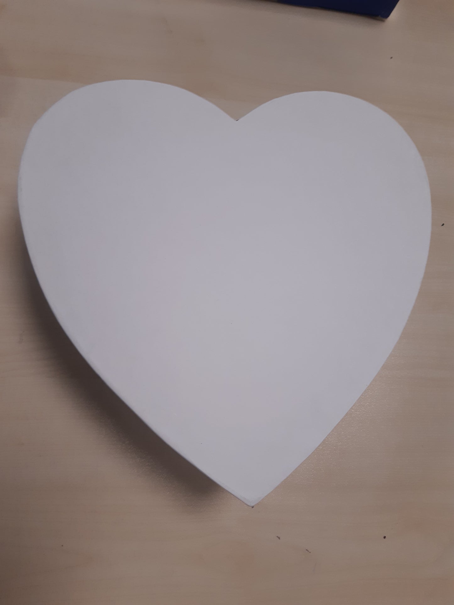 206606 - RAYHER Kuti Letre Mache në formë Zemre, FSC Rec 100%, Ngjyra e Bardhë