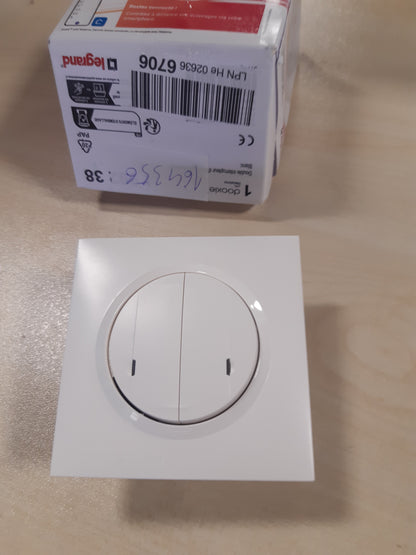 164356 - LEGRAND Dooxie Ndërprerës 2x250W, Kompatibël me të gjitha sistemet e karikimit, LED 5W-125W - Komplet Dooxie me Netatmo (Montim, Mbështetëse, Mbulesë dhe Pllakë) - Ngjyra e Bardhë