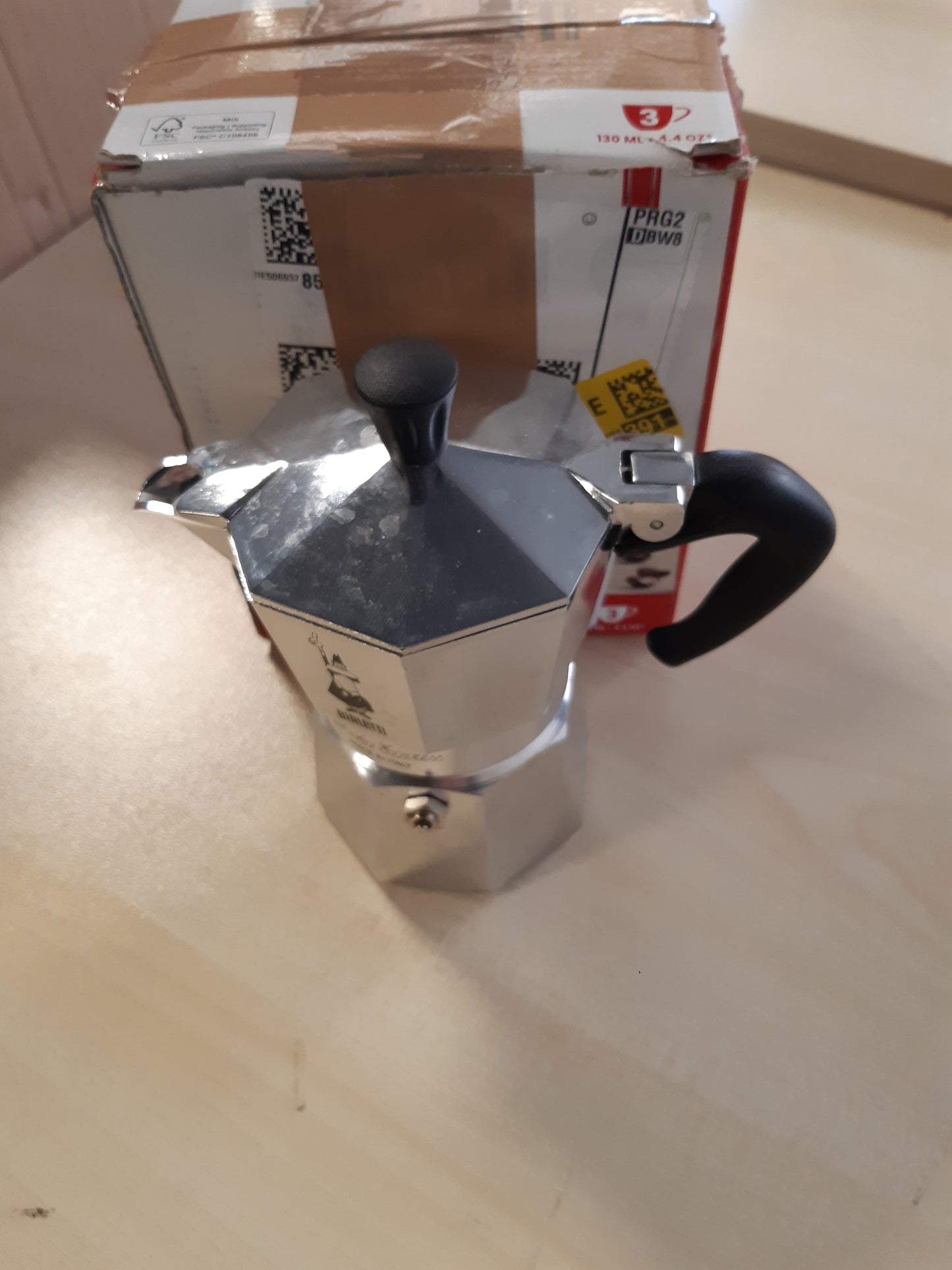 209226 - BIALETTI - Moka Express: Makinë Ekspreso për Kafe Italiane Autentike, Enë Moka me Kapacitet 3 Filxhanë (130ml), Alumin, Ngjyre Argjend