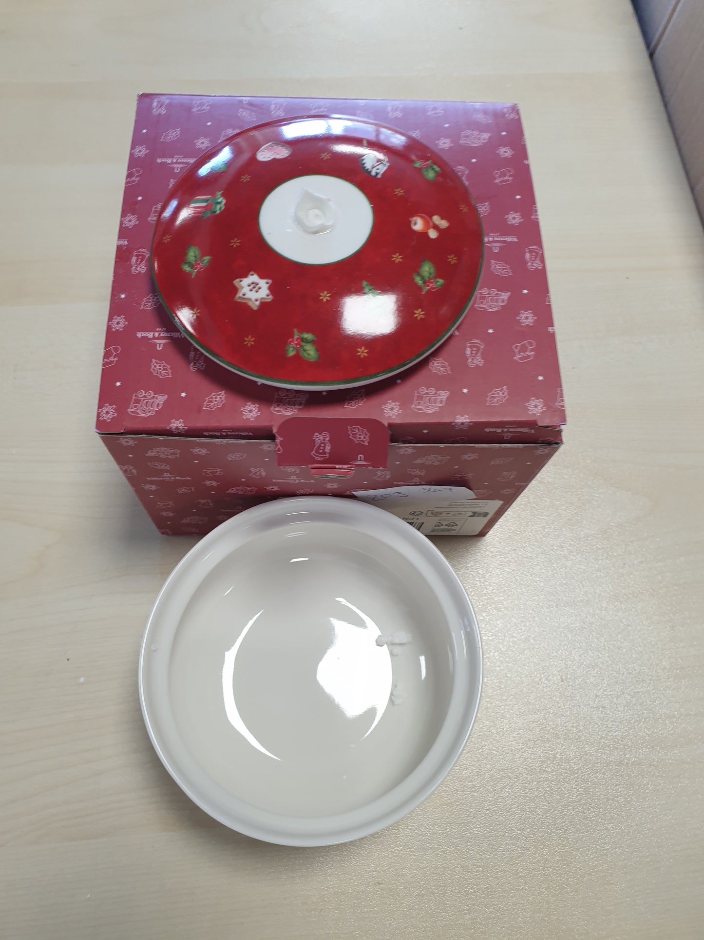 209347 - VILLEROY & BOCH Tas Sheqeri Toy's Delight, 12 oz, Prej Porcelani Premium, E Bardhë/E Kuqe