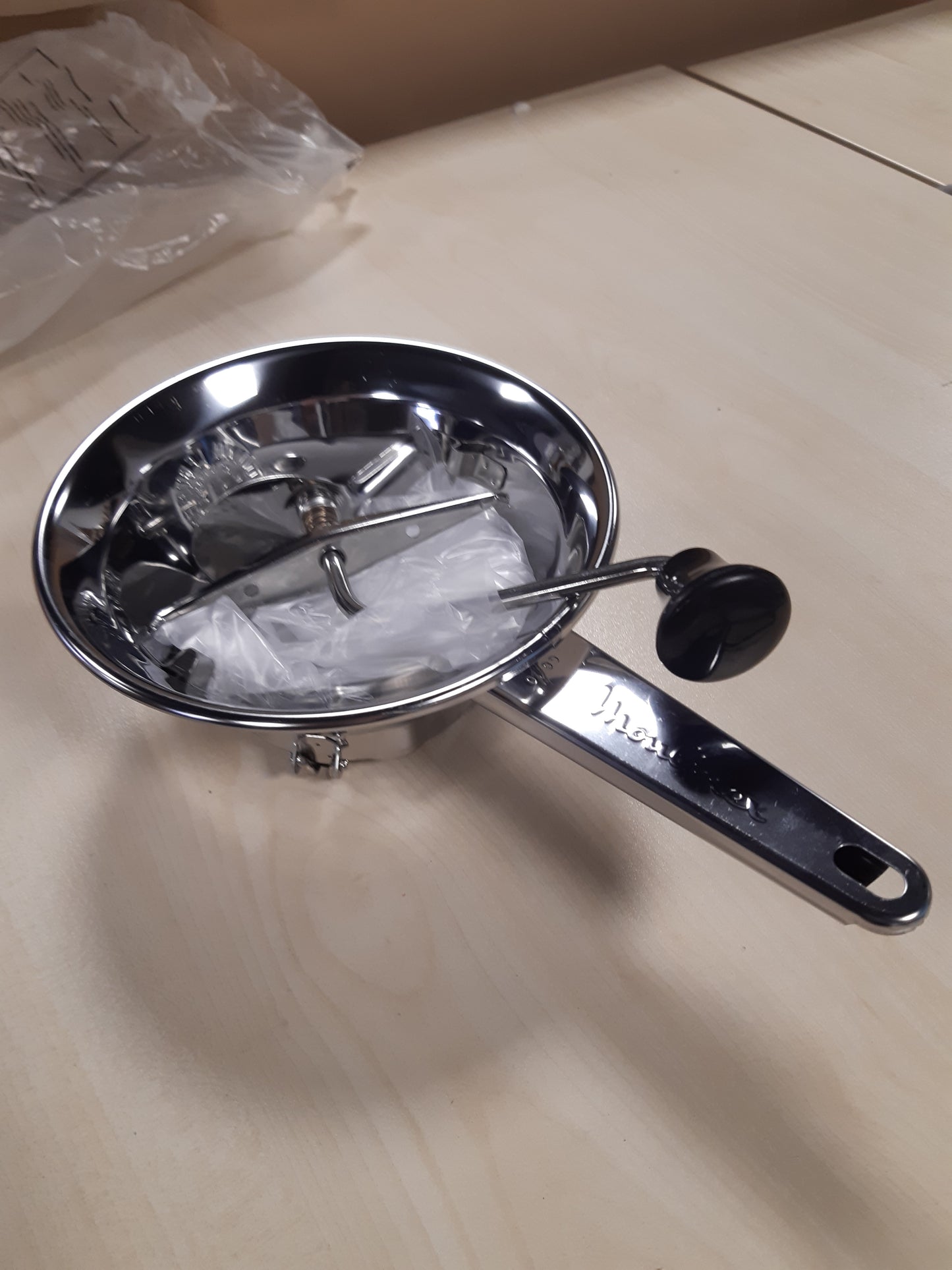 208956 - MULLINEX - Mulli manual për perime, modeli Classic A40106, prej çeliku inox, i vogël, i sigurt për lavastovilje, bluar lehtë, për pure, supa, komposto, i prodhuar në Francë