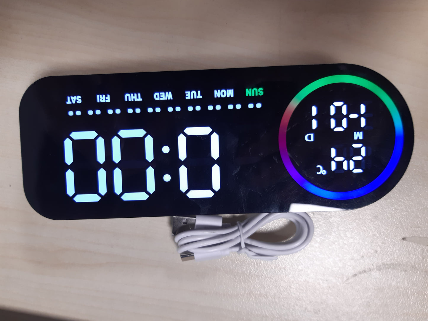 215946 - DIBONIUR Orë dixhitale me alarm LED, me energji USB/bateri