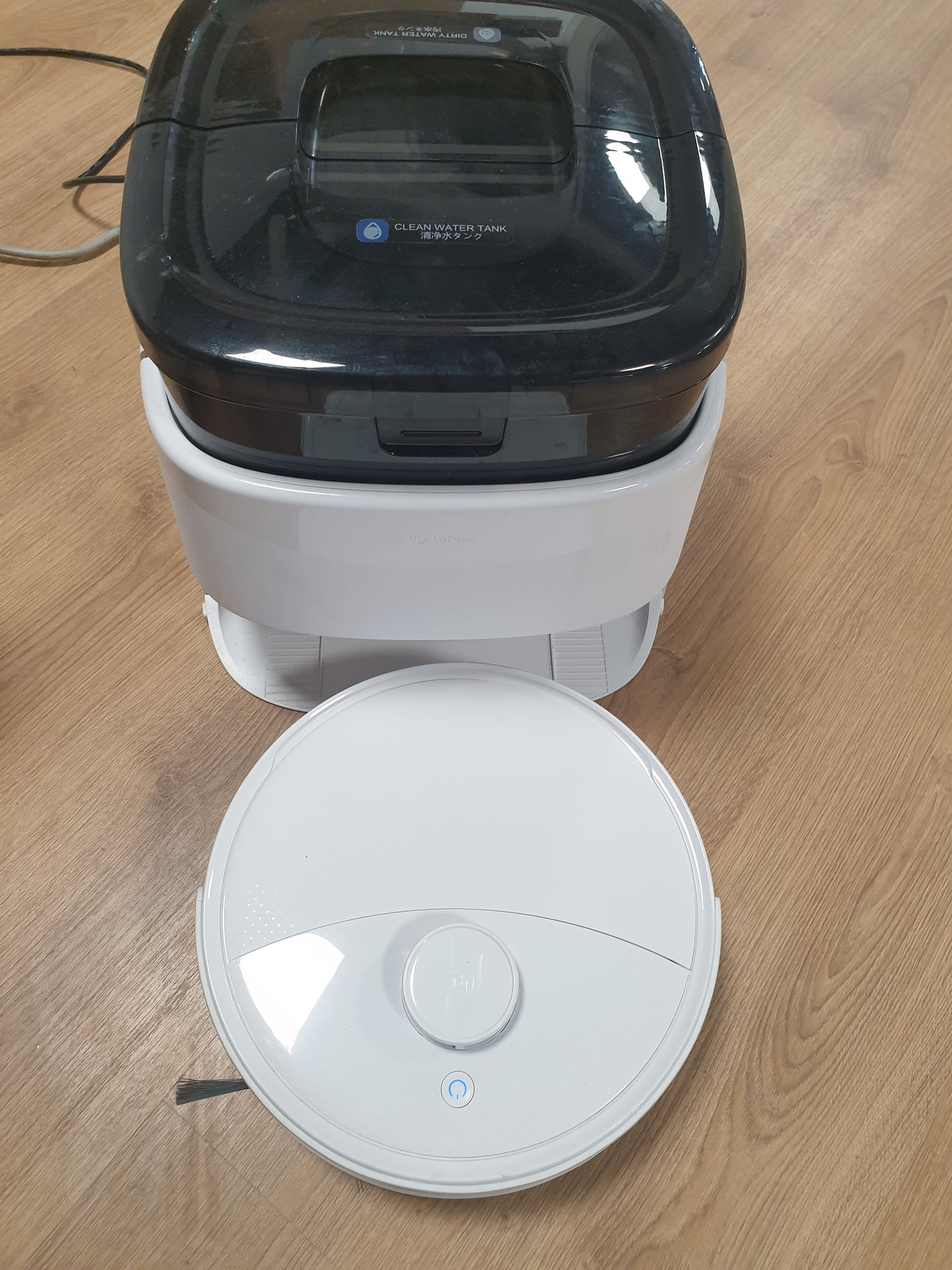 260001 - LEFANT Fshesë me korrent dhe mop robot M3, thithje 12,000 Pa, stacion lidhjeje shumëfunksional, mopa të dyfishta rrotulluese (200 RPM), navigim dToF, shmangie pengesash PSD, kohëzgjatje pune 220 minuta, 30 cilësime të nivelit të ujit