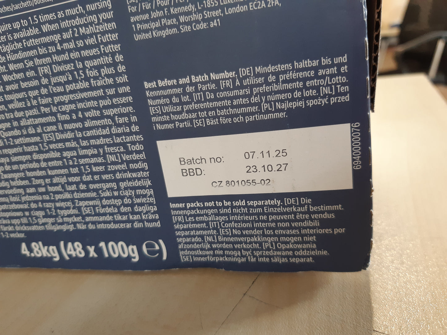 215411 - AMAZON Ushqim i plotë për qen të rritur, përzgjedhje mishi në pelte, 4.8 kg (48 pako x 100g)