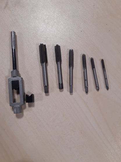 165296 - STANLEY Set Çelësash Rubineti me 8 Pjesë - Fileto Metalike të Rregullueshme, M3/M4/M5/M6/M8/M10/M12 - të përfshira Vidë me Kthesë për Fileto