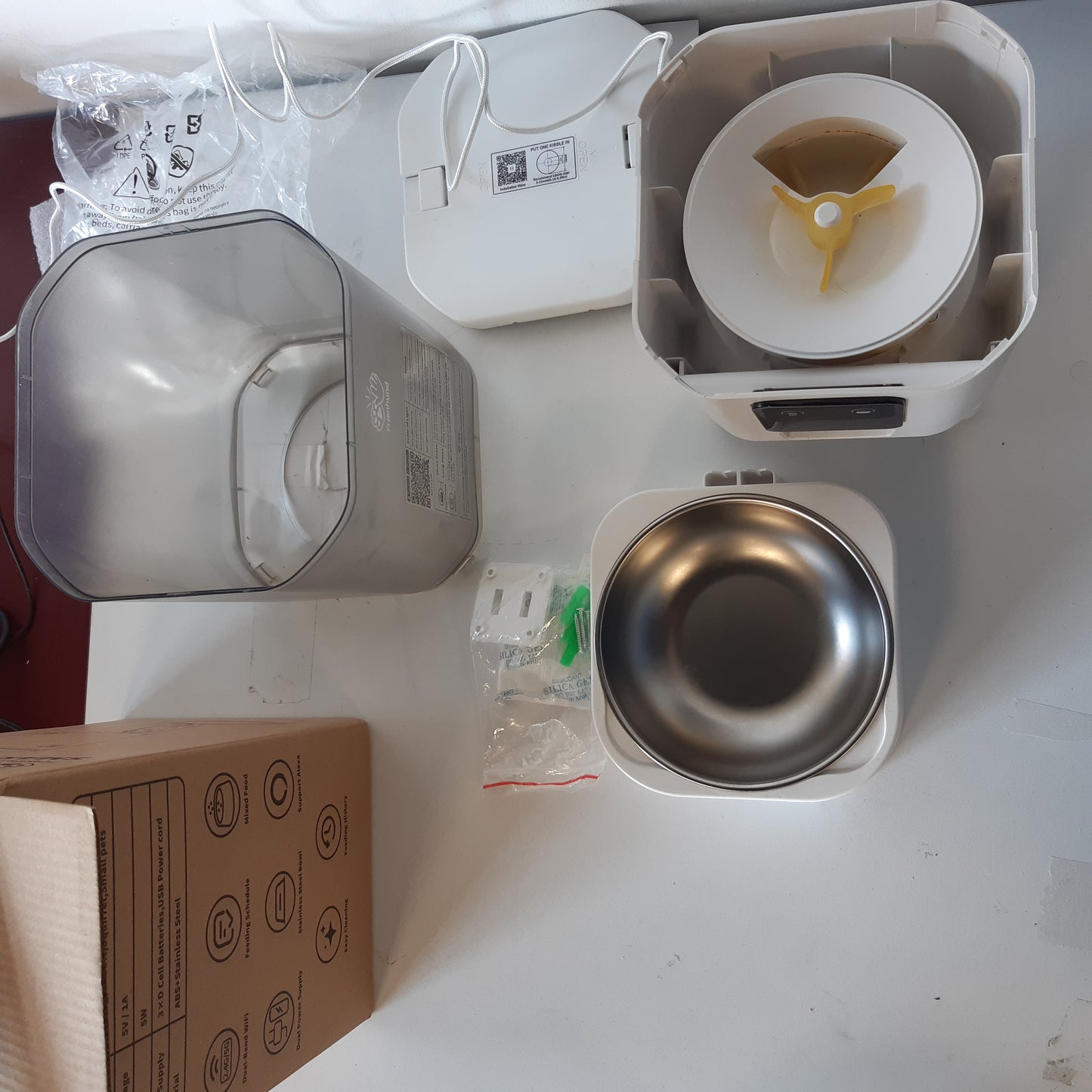 255487 - FRIENHUND Dispenser Automatik Ushqimi për Mace, kapacitet 7L, WiFi 5G me Alexa, i lëvizshëm