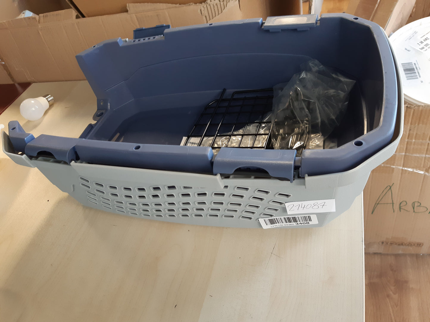 214087 - AMAZON BASICS Transportues kafshësh shtëpiake për macet me 2 dyer, blu, gjatësi 48 x gjerësi 32 x lartësi 25 cm
