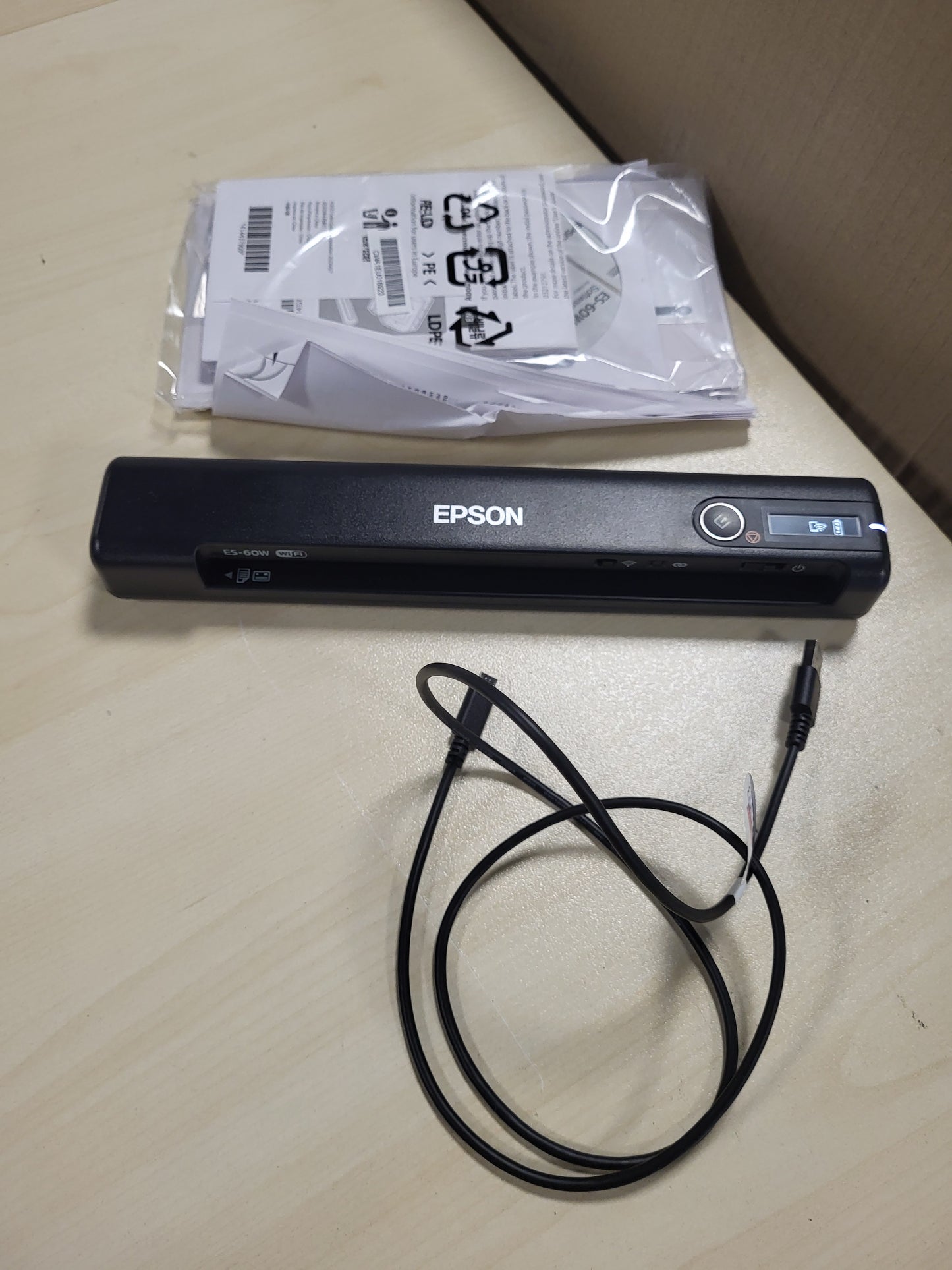 267627 - EPSON WORKFORCE ES-60W – Skaner Dokumentesh i Lëvizshëm, Me bateri, WiFi, ekran LCD, 4 sekonda për faqe