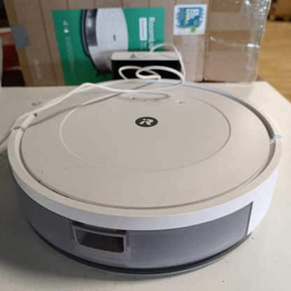 94108 - iROBOT Roomba Combo Essential, Robot Fshesë dhe Pastrues Dyshemesh, Sistem Thithje dhe Pastrimi Me 4 Faza, Tre Nivele Thithjeje, Kontrollues Nëpërmjet Aplikacionit, Ngjyra e Bardhë